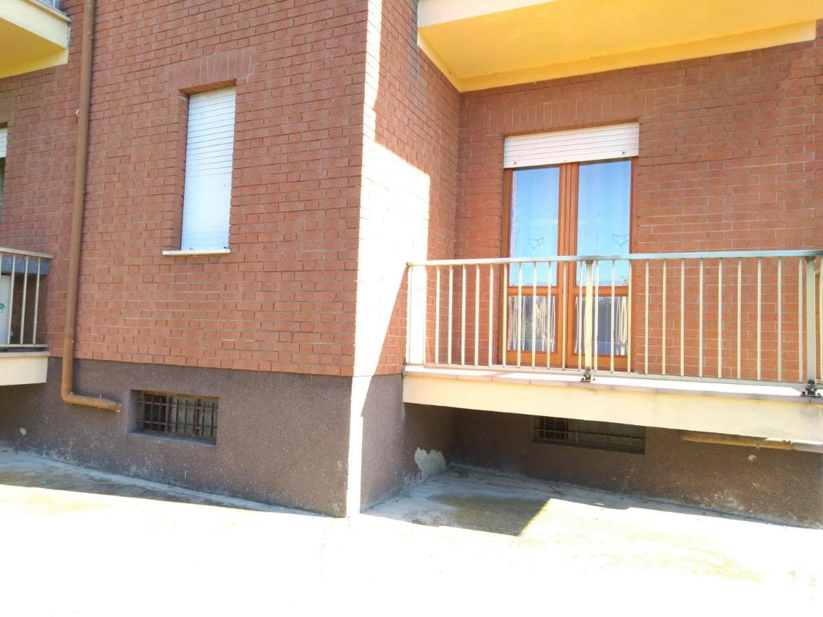 Domanda Apartment Calosso Екстериор снимка