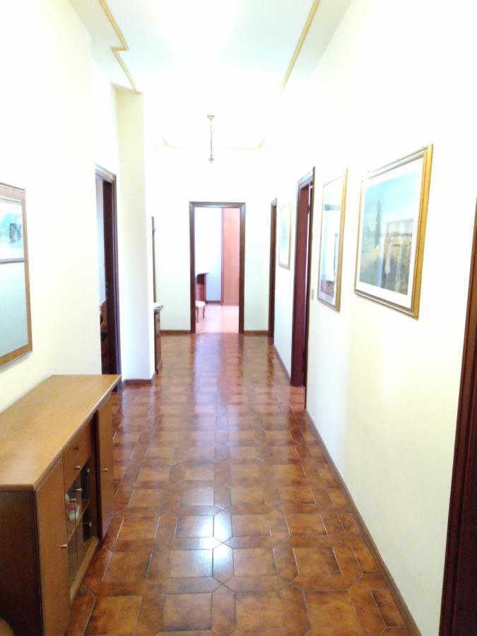 Domanda Apartment Calosso Екстериор снимка