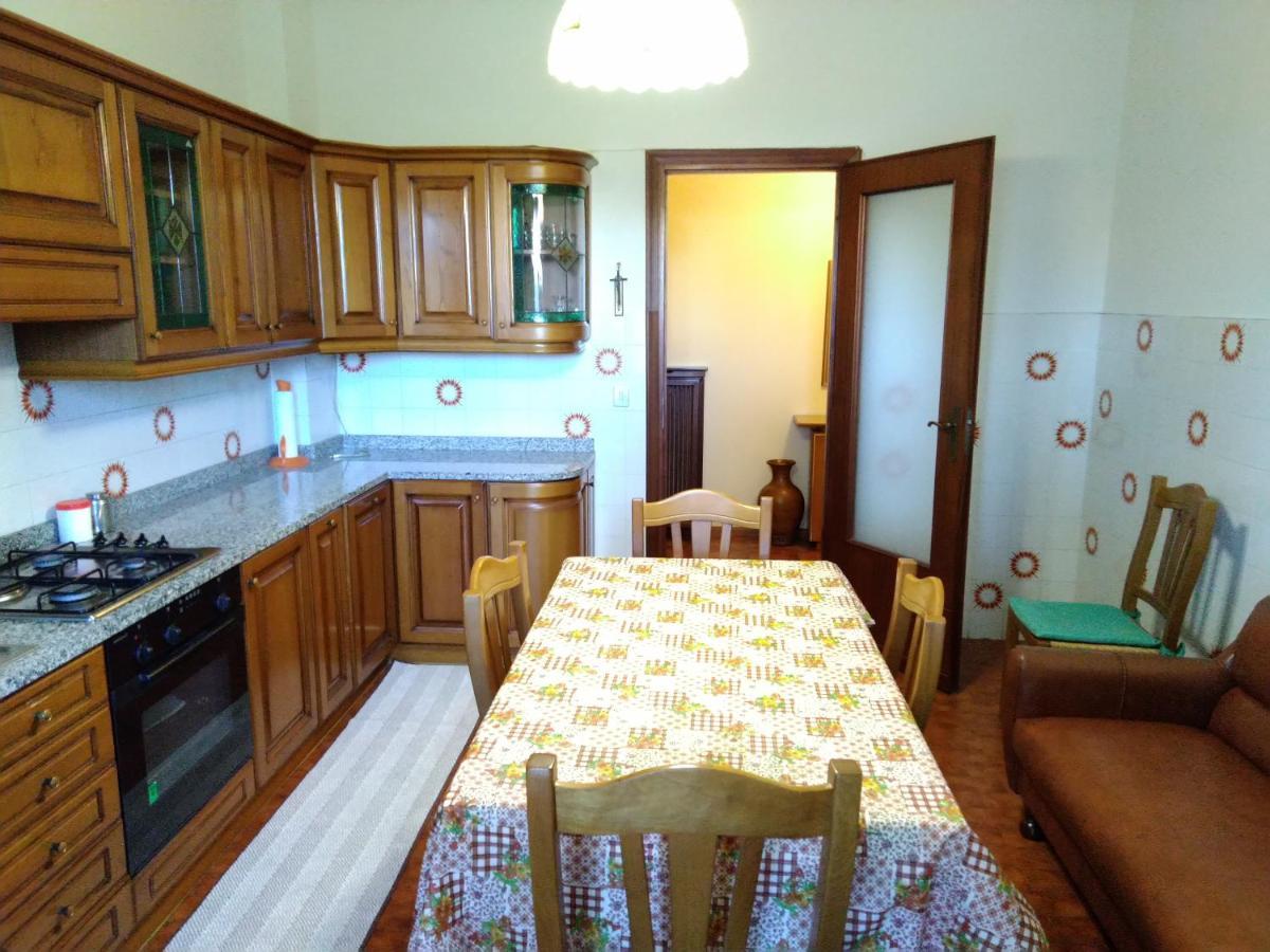 Domanda Apartment Calosso Екстериор снимка