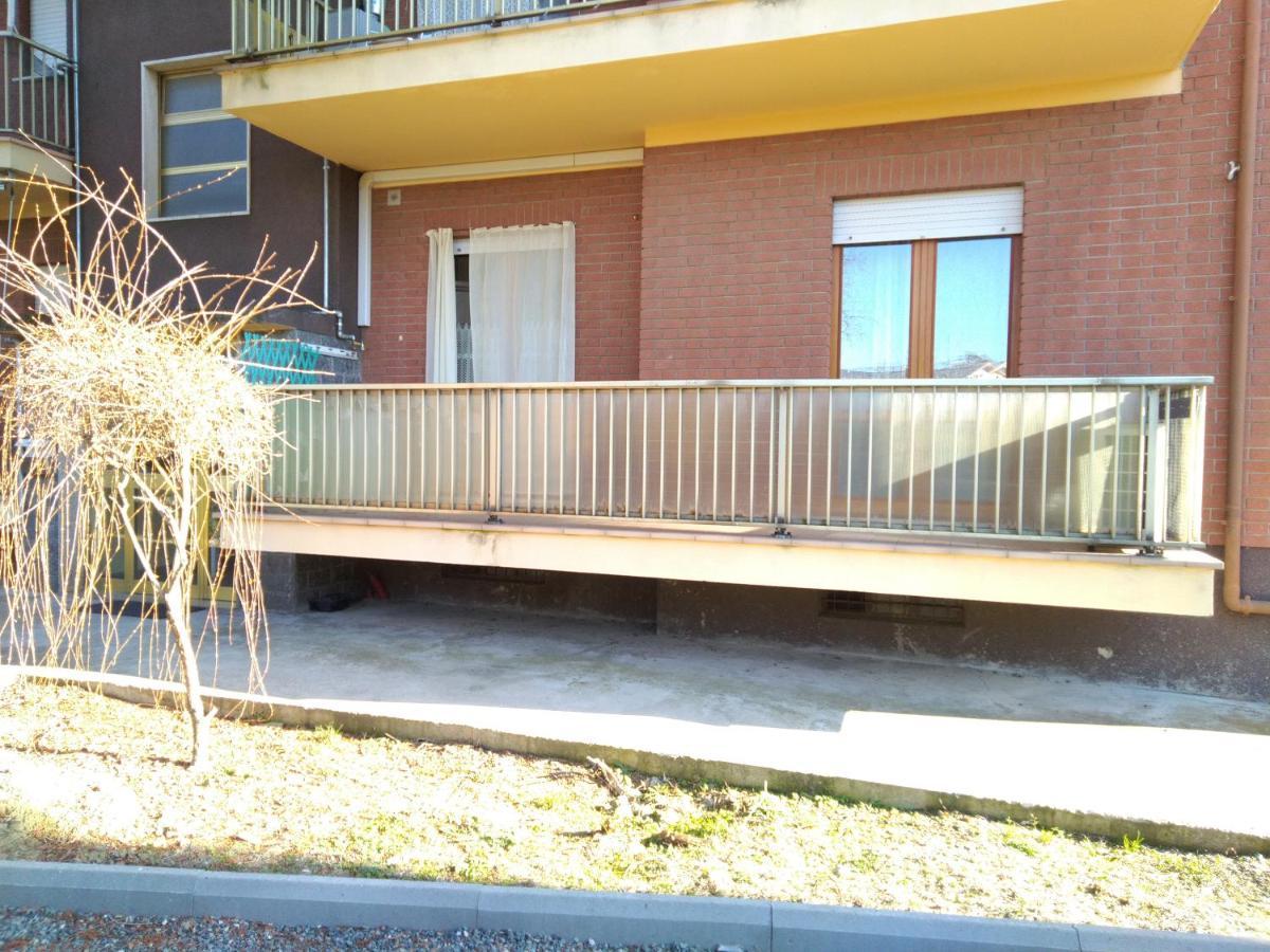 Domanda Apartment Calosso Екстериор снимка